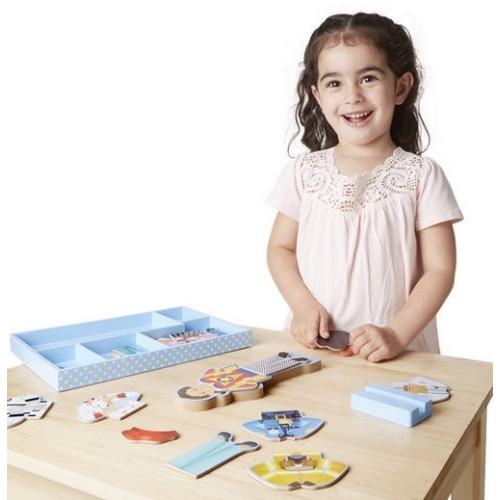 Melissa & Doug Drevená magnetická bábika na obliekanie Julie