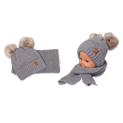 Zimná čiapka s kožušinovými brmbolcami + šál Baby Nellys Star - sivá, 6/24 mesiacov